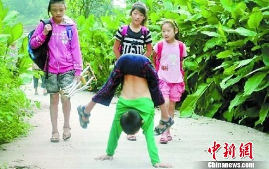 �˥ߦ樫�h�W�� ���j���Ȩk���C�ɧ��P�ʺ��͡@�ڤs�F�ӳ��@��