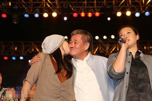 赵本山老婆罕见美照(图) - 社会热点 : 新闻中心_