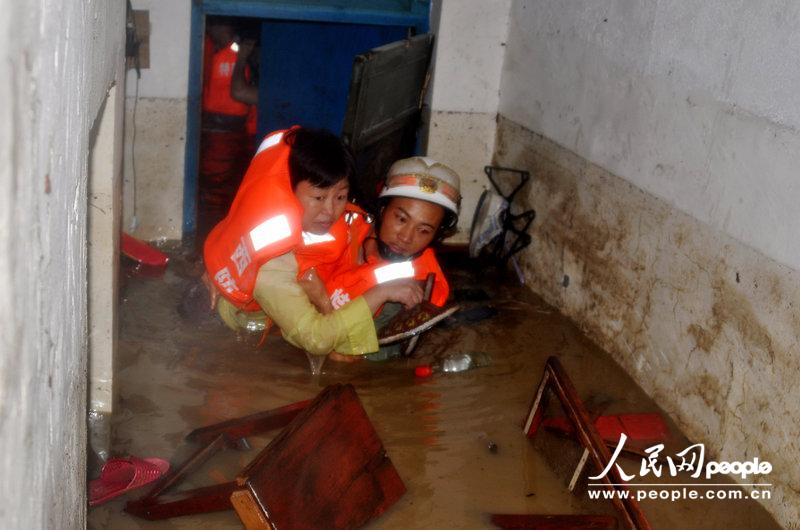 高清组图:暴雨洪涝风雹灾害波及南方10省区市