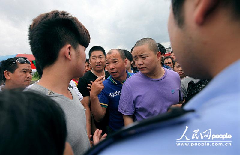 温岭情侣跳河身亡图片