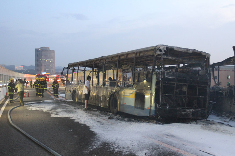 厦门公交车纵火案告破犯罪嫌疑人被当场烧死