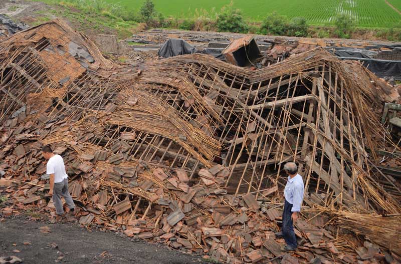 高清:江苏遭遇龙卷风袭击+1100多间房屋受损