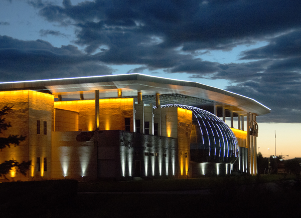 18.�����־�  ��Ӱ��ǿ