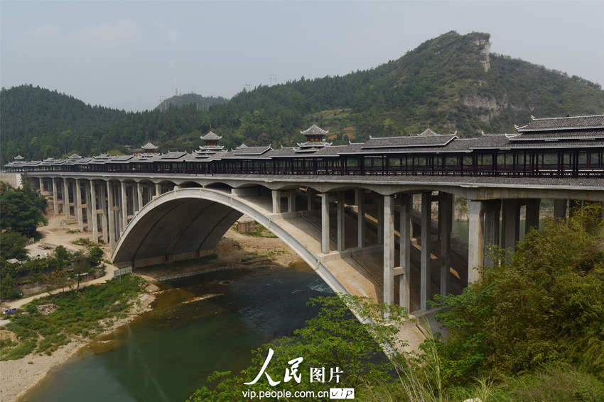 高清:贵州投资2亿多元建成世界最长风雨桥 桥