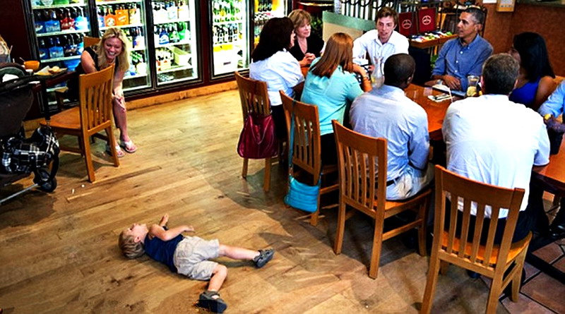 ������ͯ����ˣ������°�����ע����Ӣ����ÿ���ʱ���8��23�ձ���������ʱ��22�գ�������ͳ�°�����ŦԼ���޳�˹��һ�ҿ��ȹ��뵱�ش�ѧ����ѧ���ҳ������ѺõĽ������ڼ�һ��С�к����ڿ��ȹݵذ��ϣ������㵸�ڳ����ֹŹֶ������ƺ��������°�����ע�⡪�����°�����ͳ�쿴��!�������������ϸ��