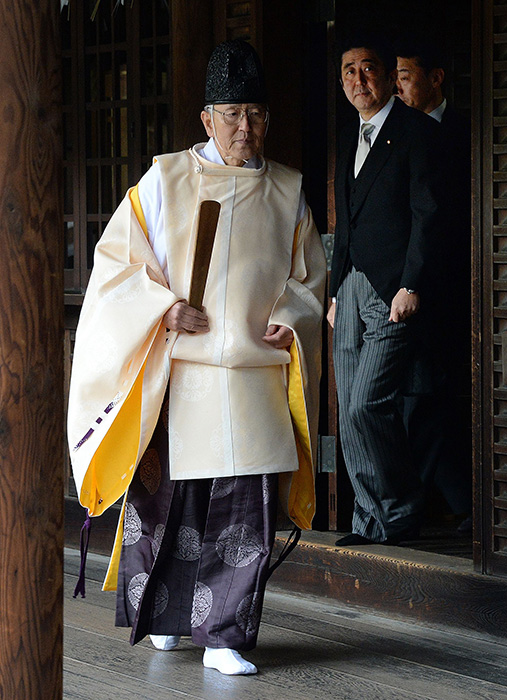 安倍晋三参拜供奉有二战甲级战犯的靖国神社