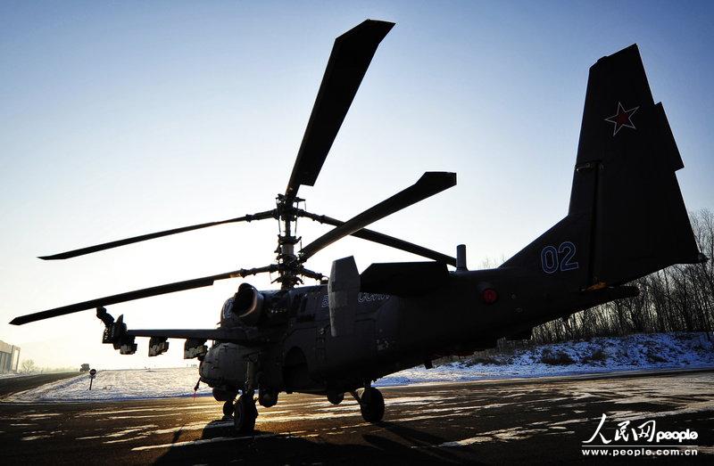 俄罗斯卡-52 黑鲨 攻击直升机完成组装+进行首