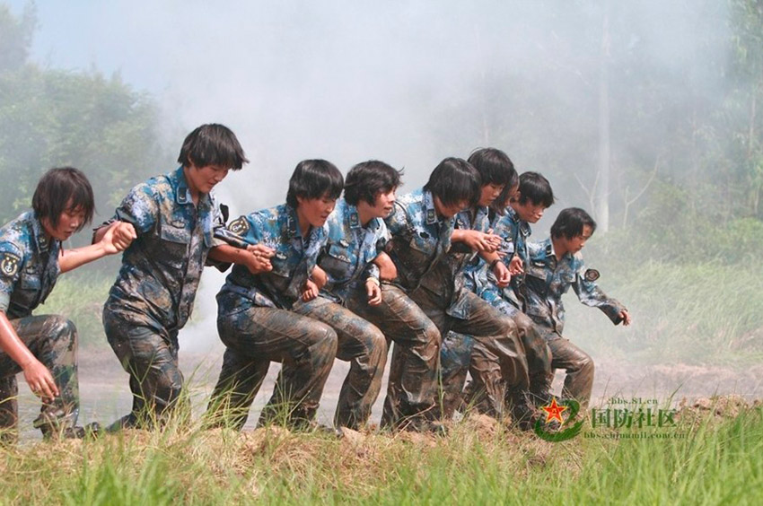 我海军陆战队女兵大量内部残酷训练照曝光12