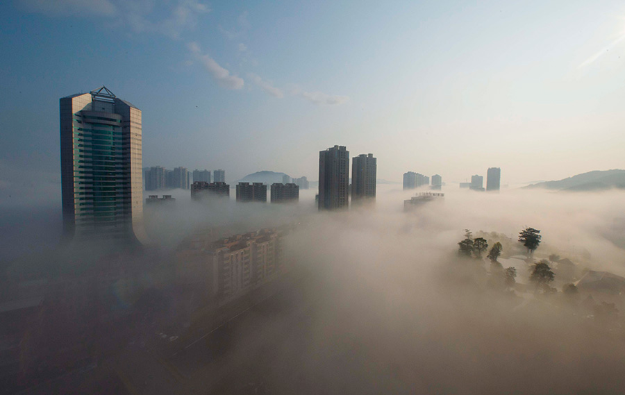 福建泉州现平流雾 城市犹如仙境