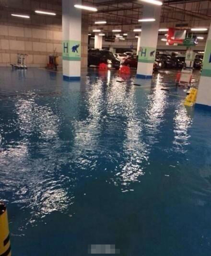深圳发布暴雨红色预警 深圳机场被水浸
