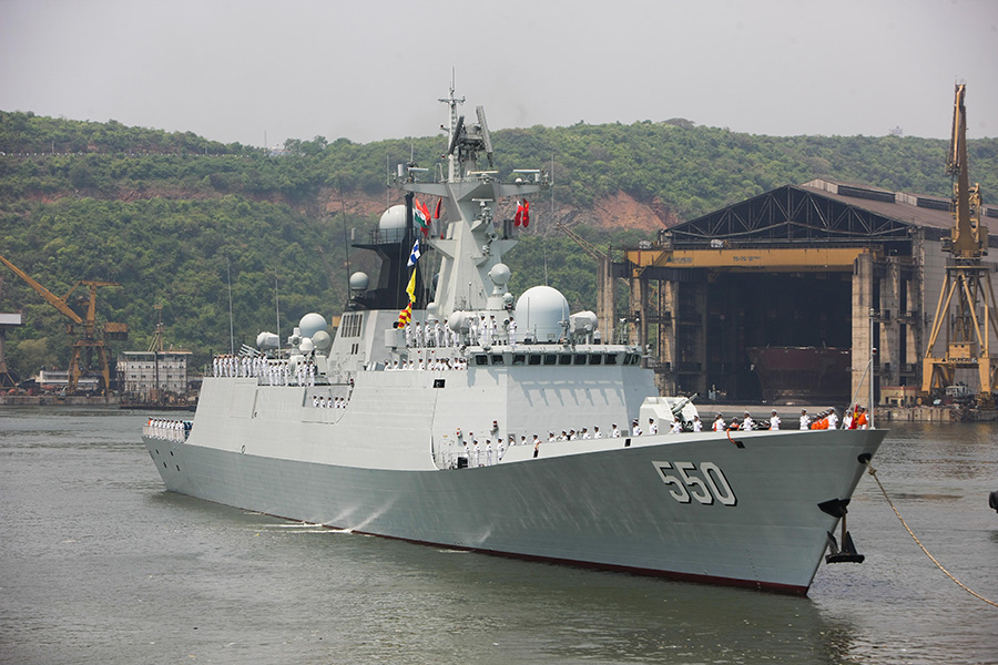 中国海军导弹护卫舰潍坊舰抵达印度安德拉邦