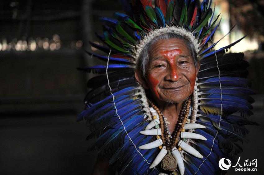 中国摄影师深入巴西原始部落 记录古老传统与