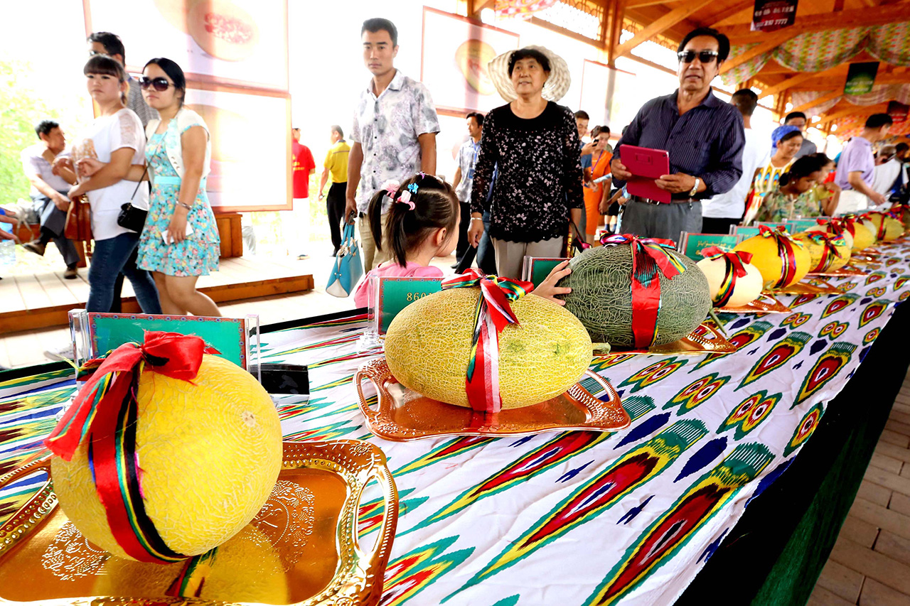 新疆第十一届哈密瓜节开幕 展出百余品种