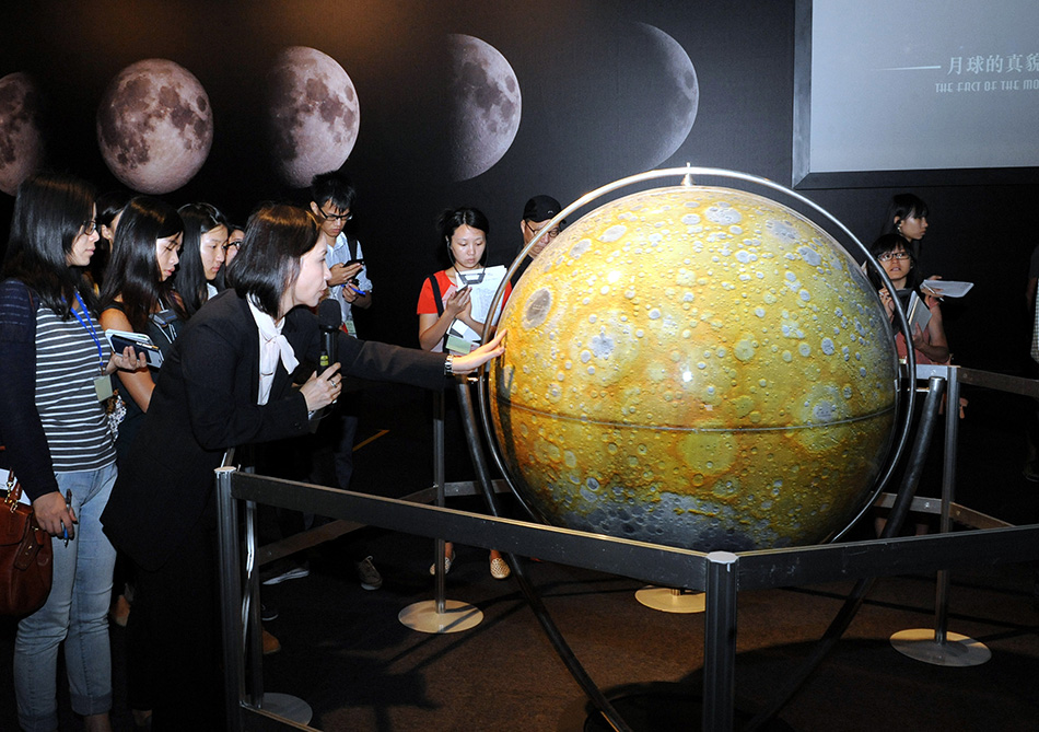 九天揽月--中国探月工程展在香港揭幕
