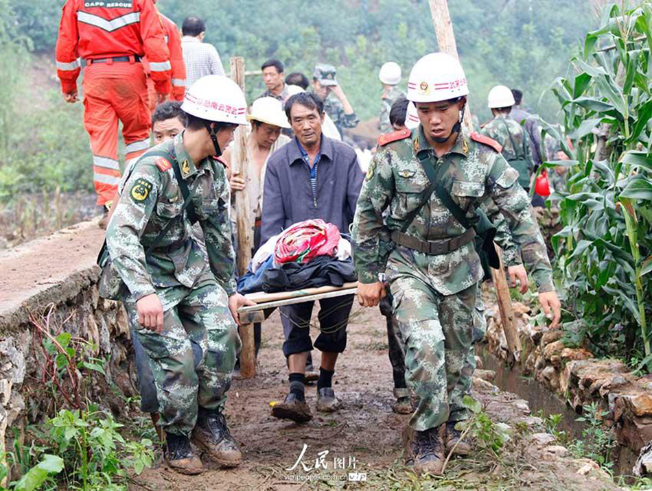 云南昭通鲁甸6.5级地震:救援进行时