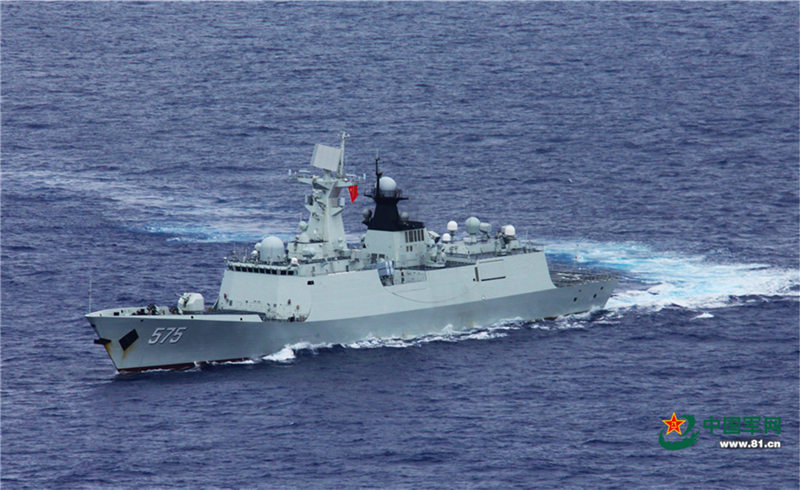 赴圣迭戈航渡途中的中国海军导弹护卫舰岳阳舰