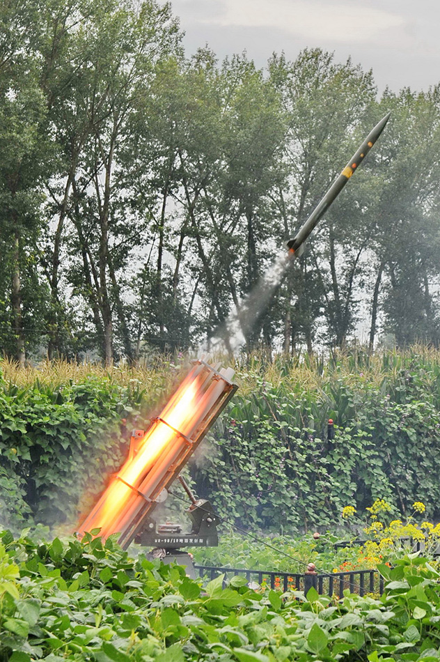 8月14日，增雨火箭在吉林省农安县发射升空。