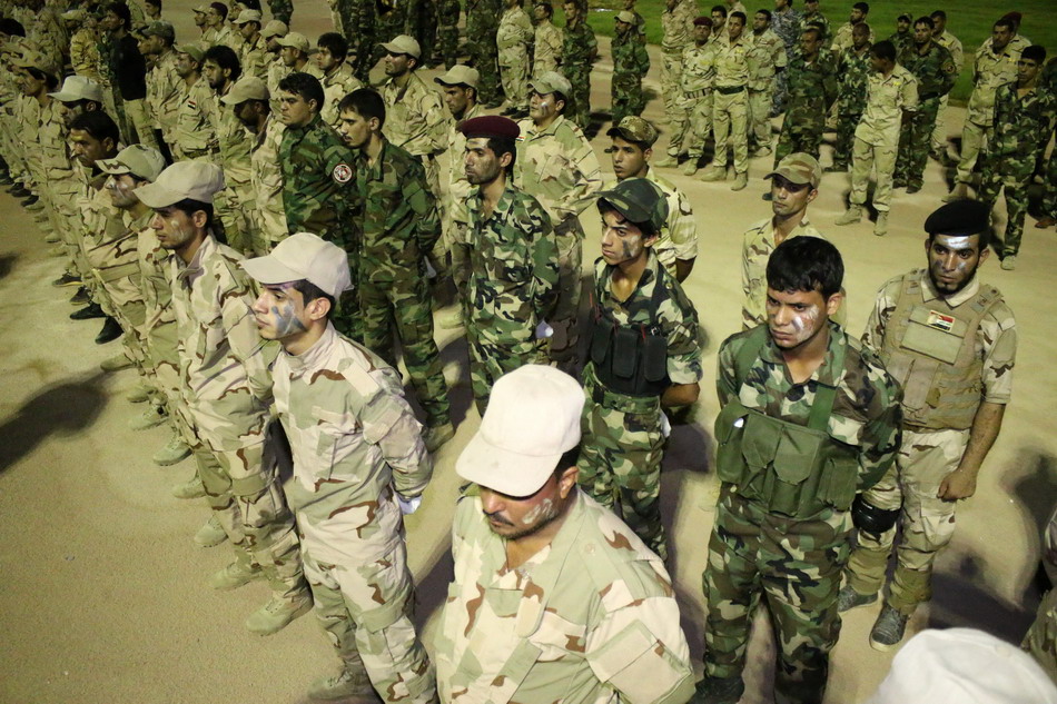 伊拉克巴士拉大学志愿者参军对抗极端武装