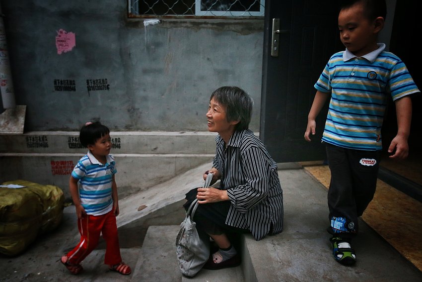 北京:60岁失独老太再当妈 养4岁龙凤胎儿女为