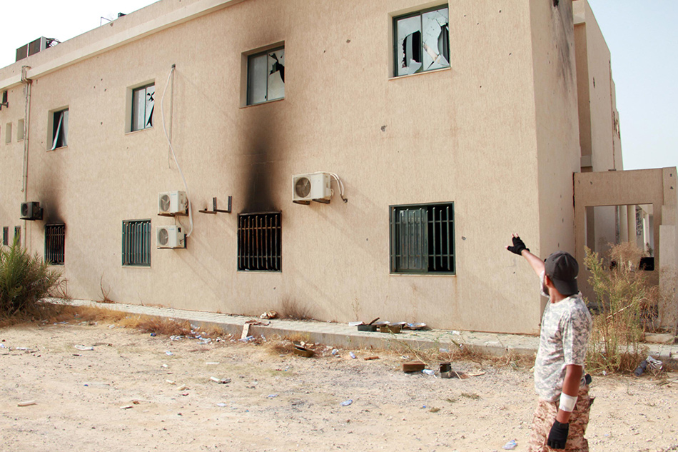 利比亚民兵武装在的黎波里市郊继续激战