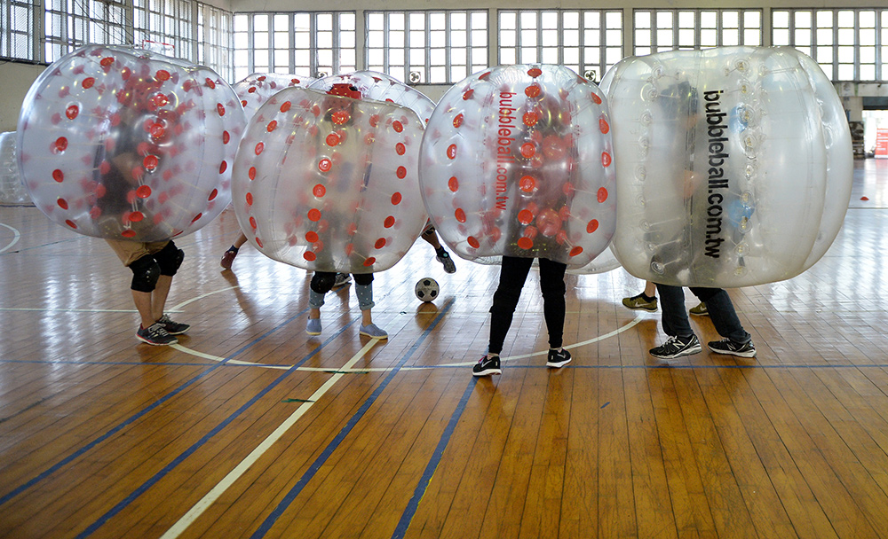 台北:妙趣横生的泡泡足球