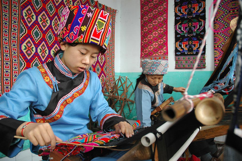 土家族有多少人口_云舍村土家族姑娘在对歌 -土家云舍村气象