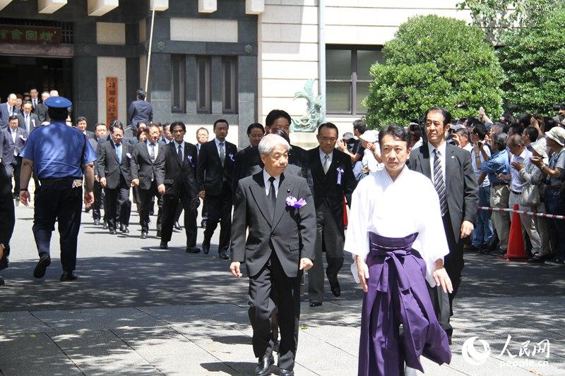 日媒:安倍女阁僚将在秋季大祭参拜靖国神社【4】