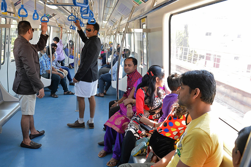 印度:不穿裤子搭地铁
