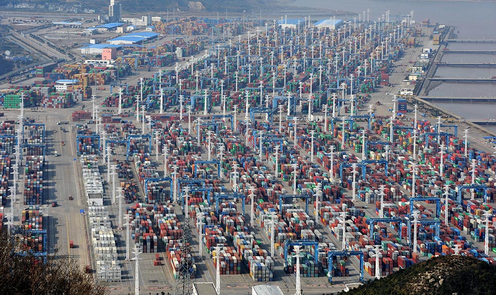 宁波港口集装箱吞吐量首破1800万标准箱