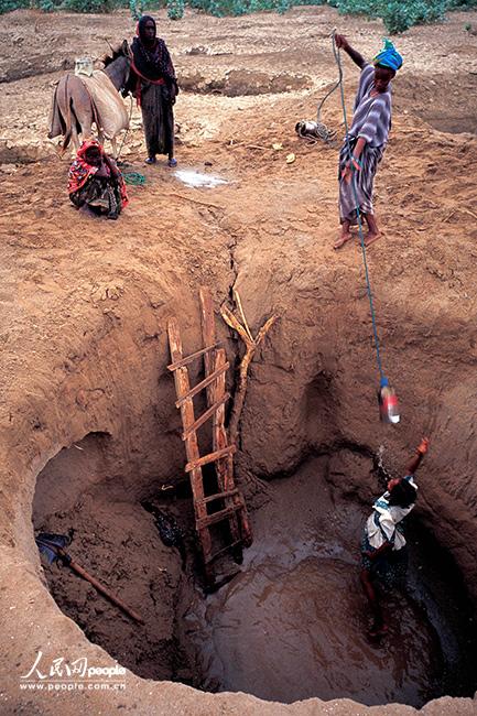 ��´������֮Դ����������ˮ����ÿ�ھ�ֻ�ܹ������˴��������ˮ����ˮһֱ�����ŵ�������������� ������Ӱ