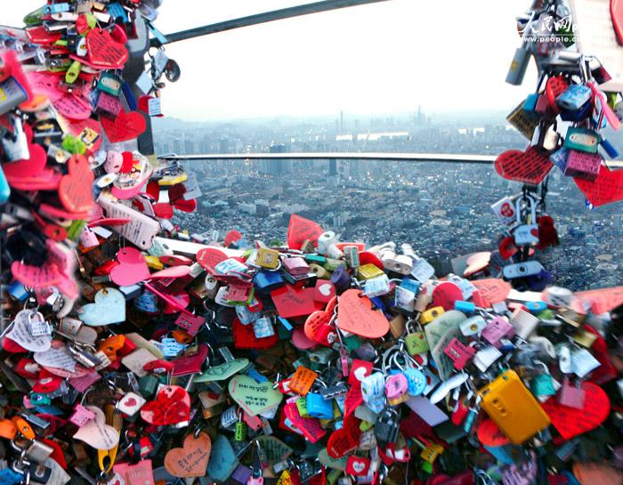 ������  ������Ӱ