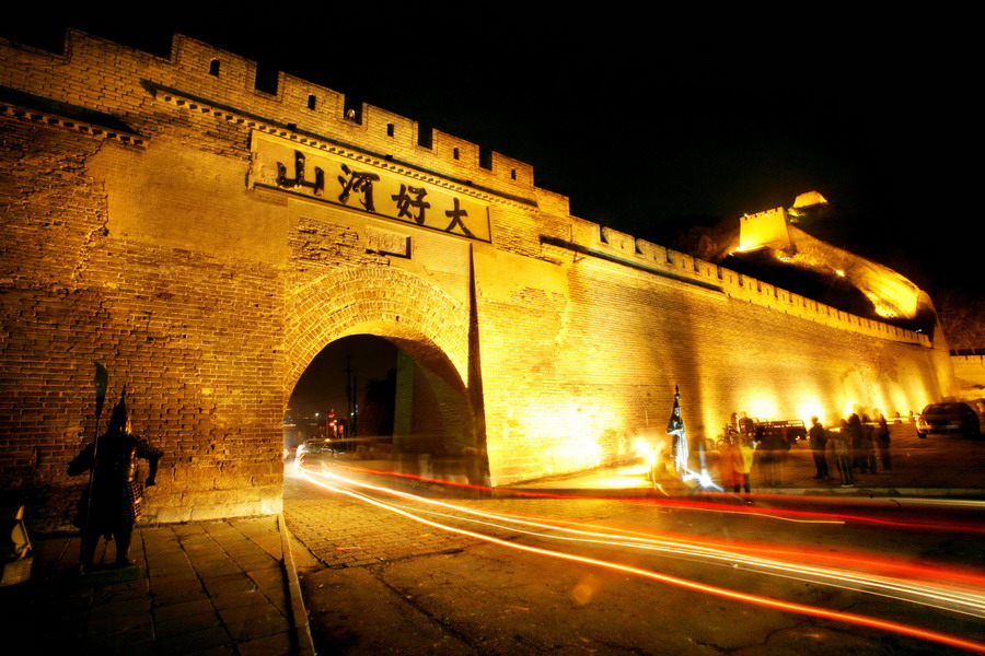 这是张家口市大境门夜景(2010年2月27日摄).新华社记者 杨世尧 摄