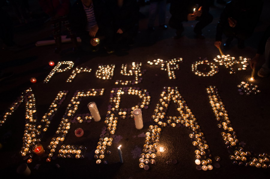 纽约民众悼念尼泊尔地震遇难者
