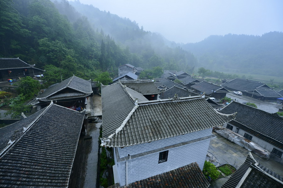 湖北来凤杨梅古寨赏土家风情3