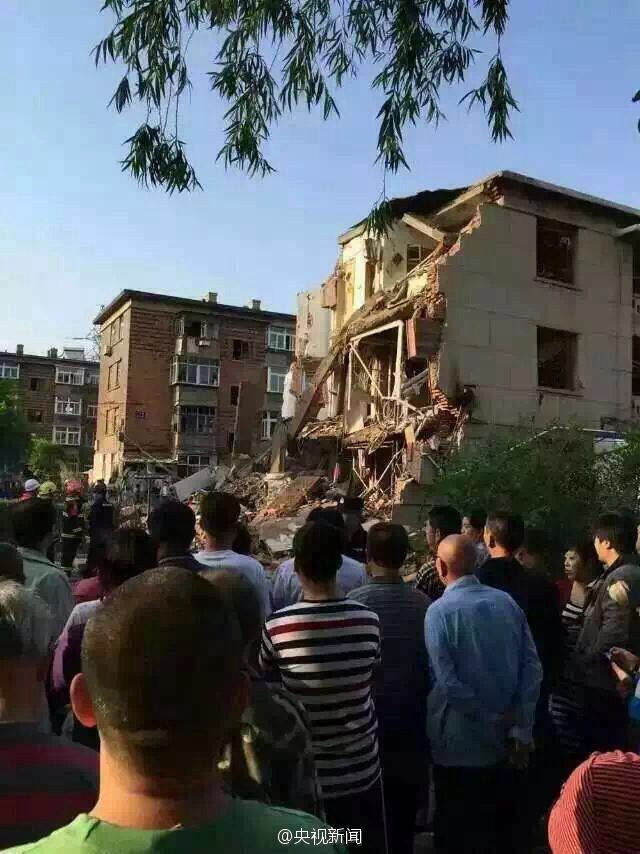 辽宁葫芦岛一小区发生爆炸 3层居民楼坍塌