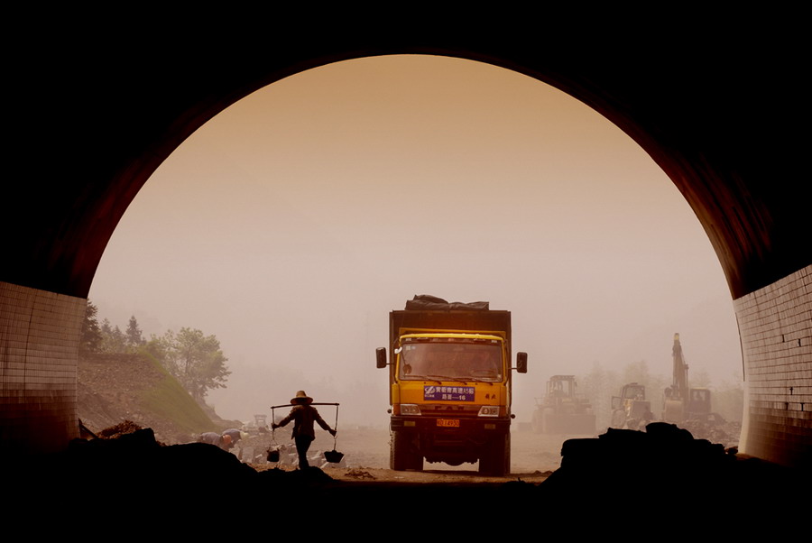 ����ǵͨ;��ë������Ӱ