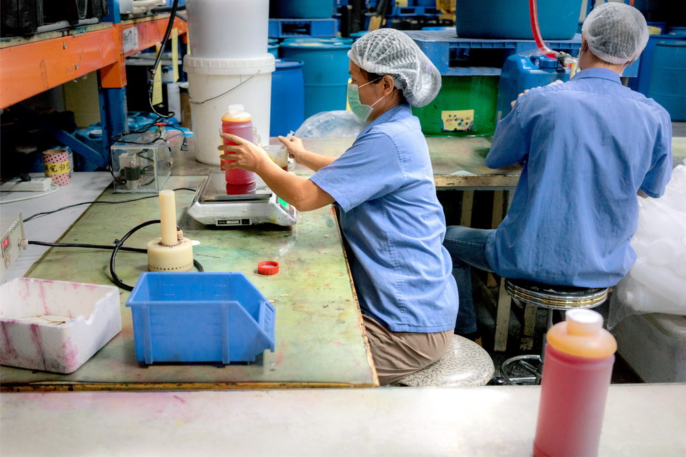 ФС���Ƕ�ݸӡ�ɽݹ�˾����ͨŮ������Ϊ���ڸ���ī��Ʒ�򽻵������������������޳����䣬���֡����ף�ñ�ף�һ���������١�_1