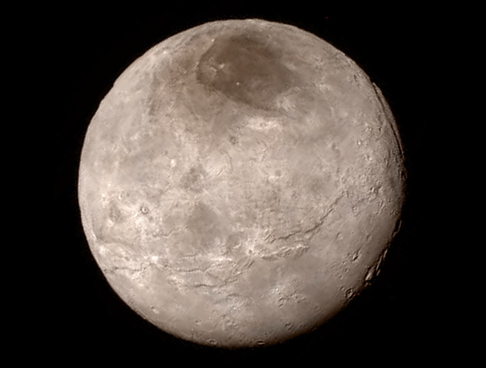 新视野号传回冥王星及其卫星照片