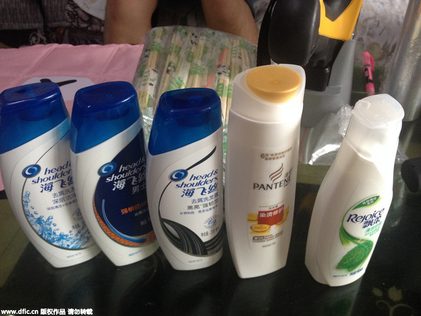 记者暗访北京高仿日用品市场 假立白洗洁精砷