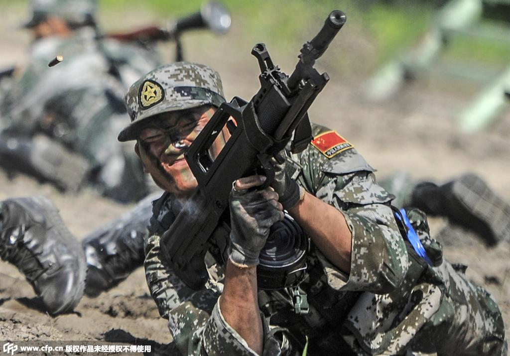 俄罗斯举办侦查路径军事比赛 中国士兵亮相
