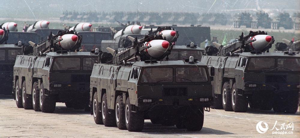 1999年国庆阅兵，第二炮兵常规地地导弹方队。乔天富摄 