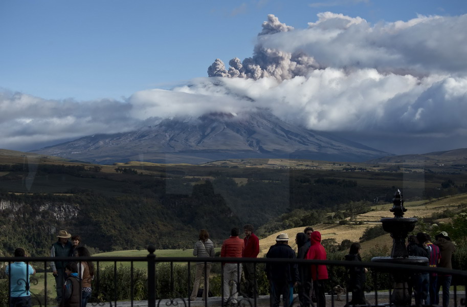 厄瓜多尔科托帕希火山活动加剧