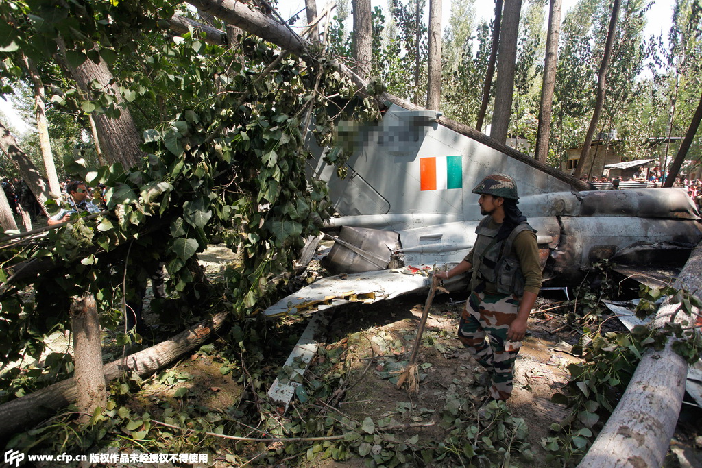 印度空军一架米格-21战机坠毁 飞行员成功逃生