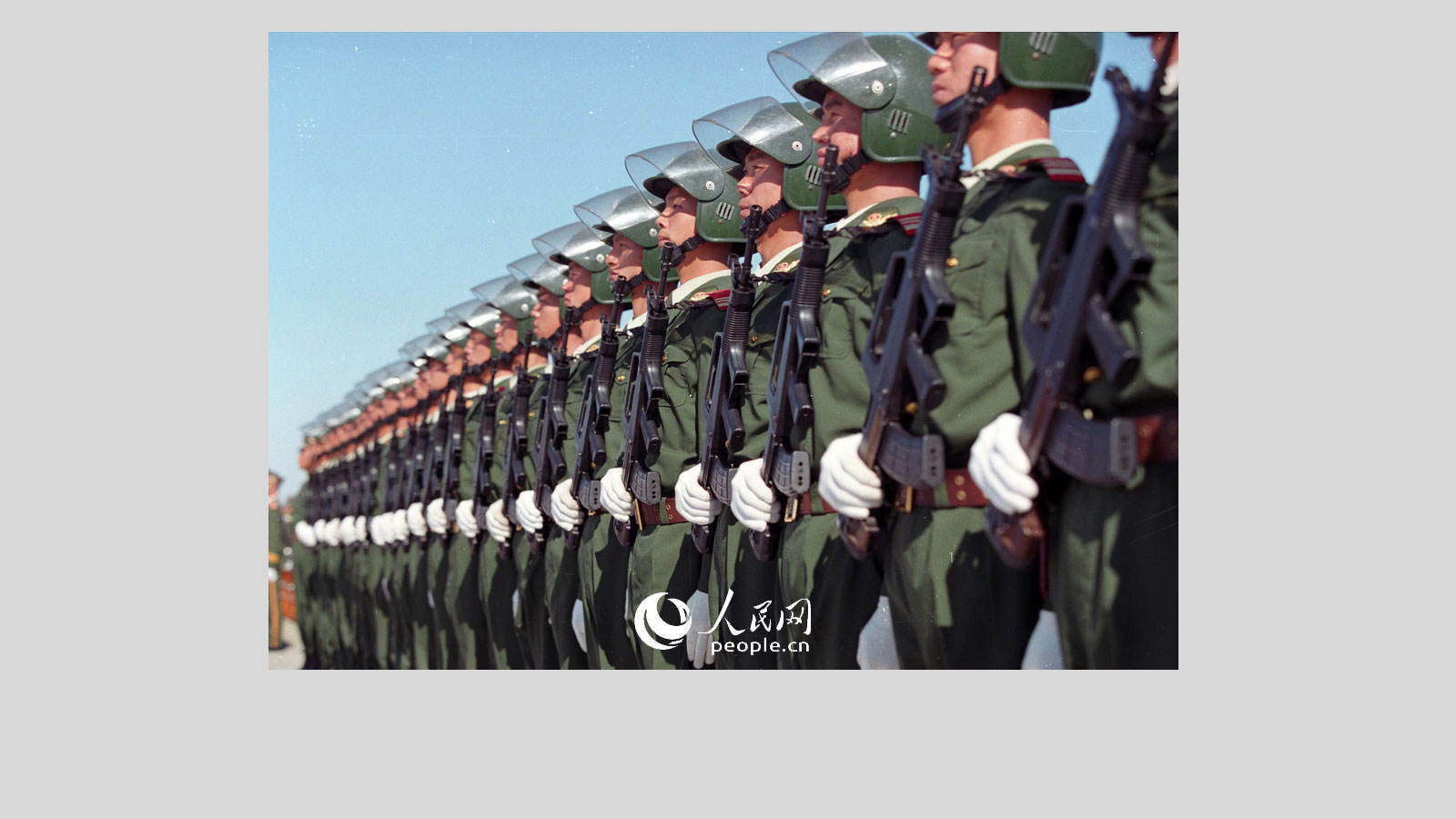  1999�����50�����ı��е��侯�ؾ����ӡ����츻��