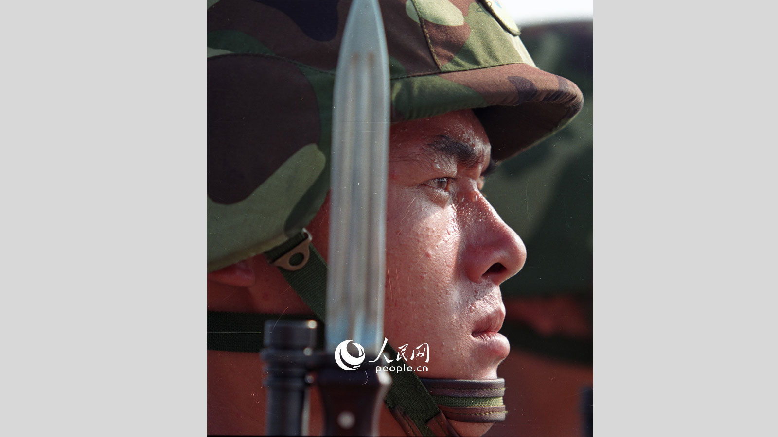   1999�����50�����ı��е�ĳ���ž���������ʿ��Ӣ���������츻��