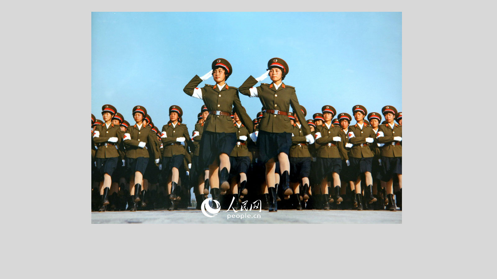  1984�����35�����ı����״γ���Ů�����ӡ����츻��