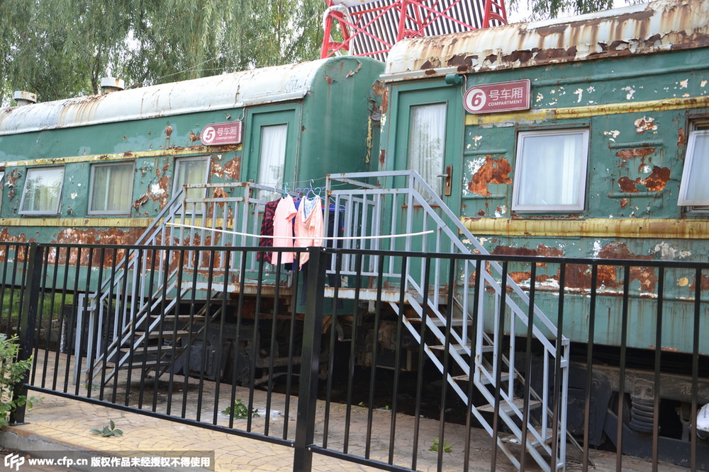 郑州一学校用绿皮火车做宿舍 配备空调热水器
