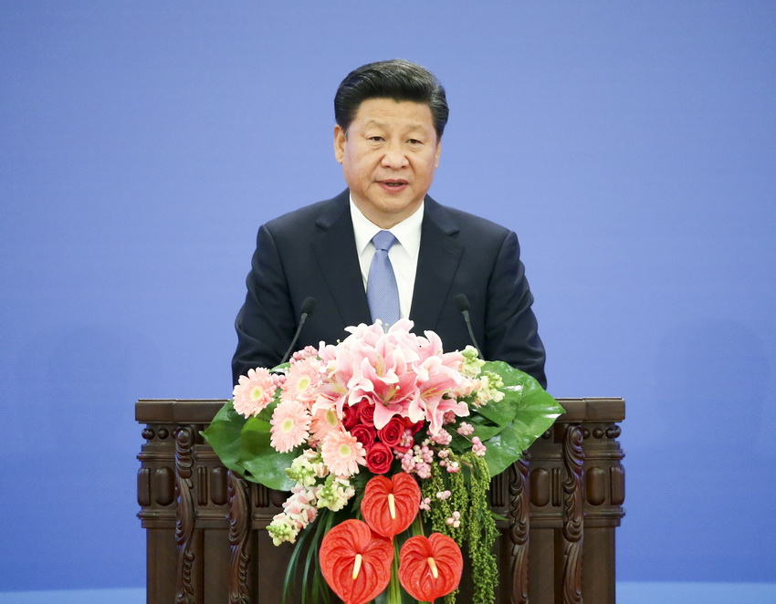 10月16日，2015减贫与发展高层论坛在北京人民大会堂举行。国家主席习近平出席论坛并发表题为《携手消除贫困 促进共同发展》的主旨演讲。新华社记者庞兴雷摄