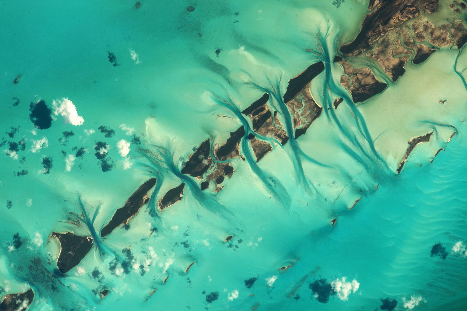 NASA发布从国际空间站拍摄的年度最佳地球照