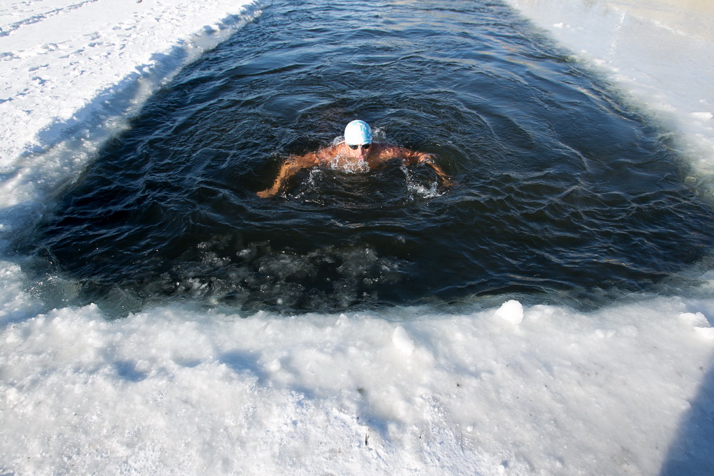极限冬泳：零下四十度的挑战